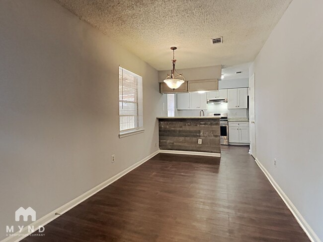 Photo - 8466 Gallahad St