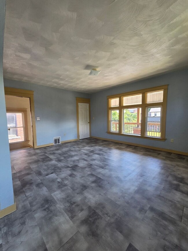Photo - Upper 2 bedroom unit east side