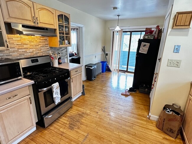 Photo - 60 Raymond St Unit 2
