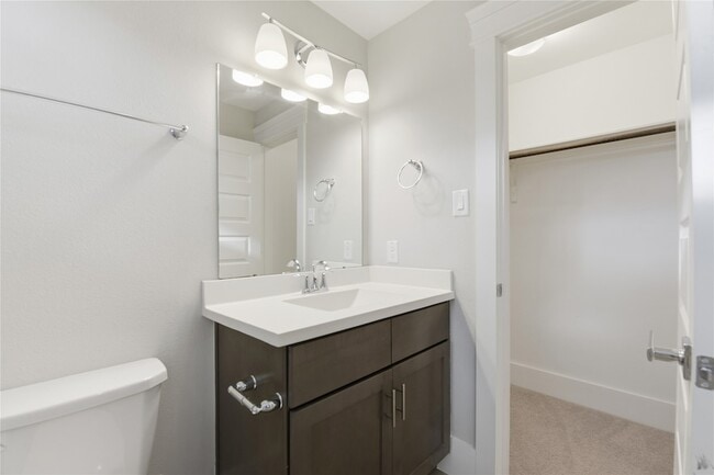 Photo - 819 Algona Ave