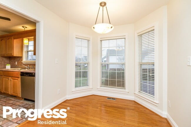 Photo - 2062 Prescott Way