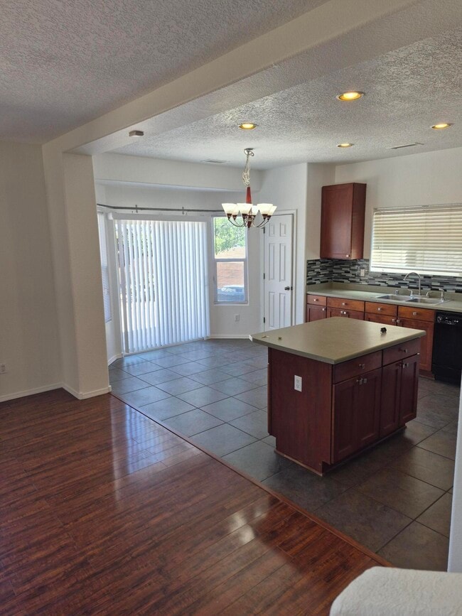 Photo - 2946 Payton Trail SW