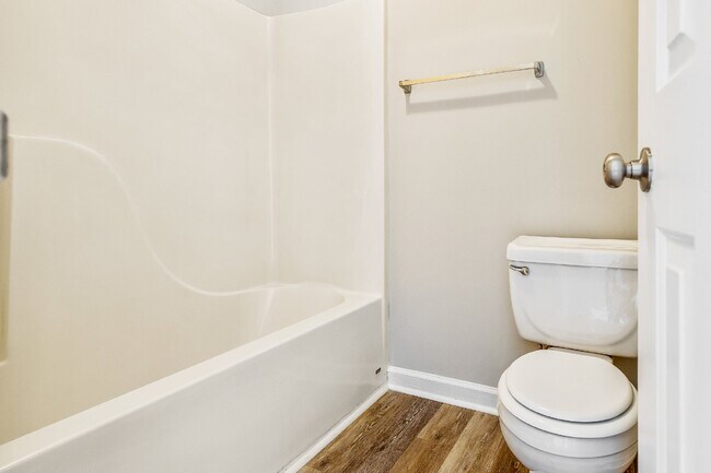 Photo - 3 Bed, 2 Bath Home with a Backporch Perfect for Watching Sunsets