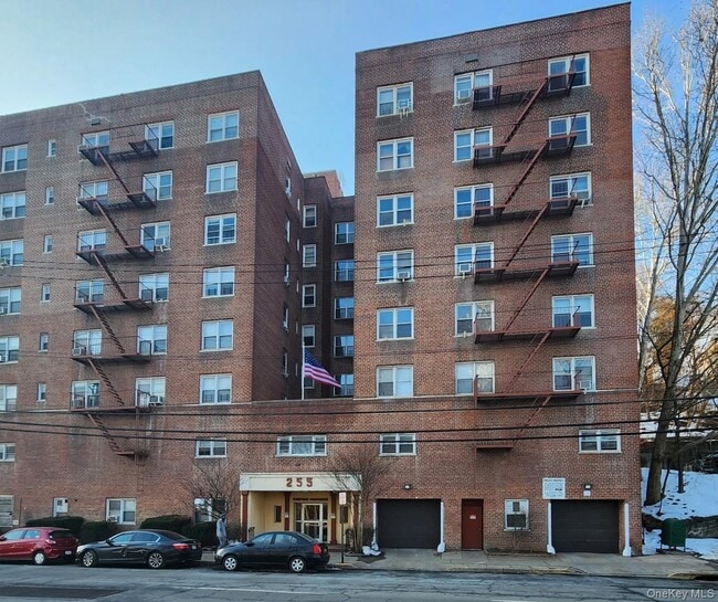 Building Photo - 255 Bronx River Rd Unit 4R