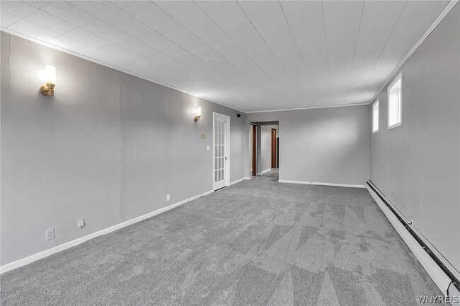 Photo - 629 Broadway St