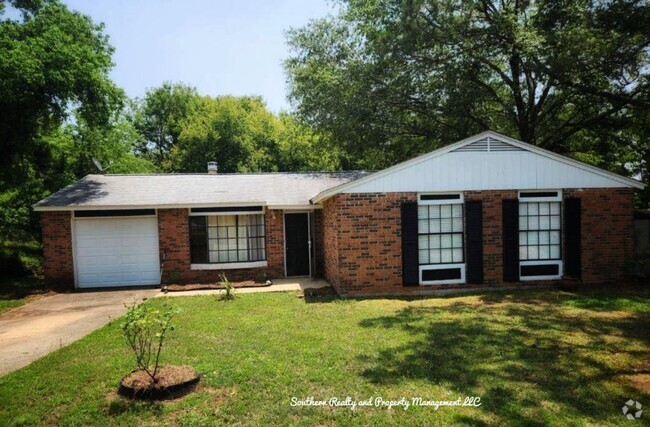 Building Photo - Spacious Home in Millbrook