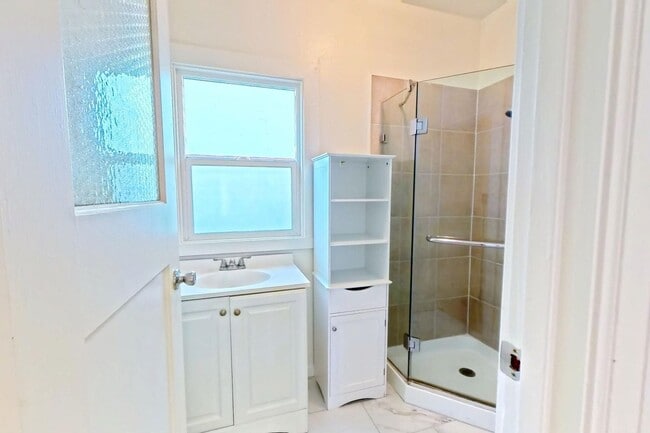 Photo - 2924 Florence St Unidad C