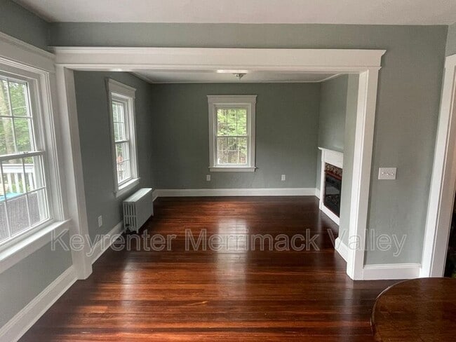 Photo - 13 N Main St