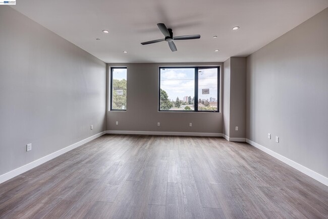Photo - 4202 Telegraph Ave Unit 204