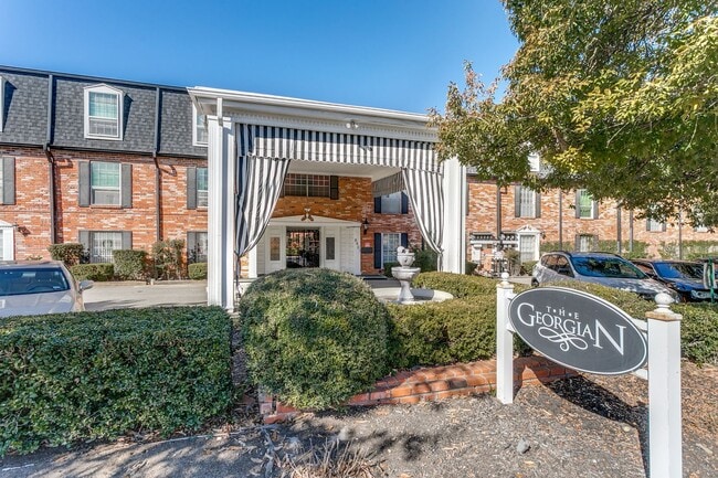 Building Photo - BEAUTIFUL ALAMO HEIGHTS CONDOMINIUM AT THE GEORGIAN Unit 207
