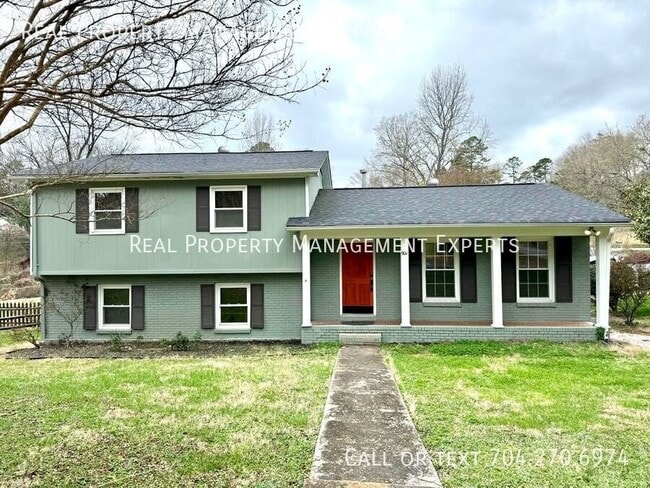 900 Tally Ho Ct