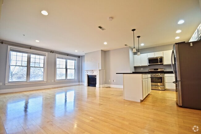 Building Photo - 1306 Columbia Rd Unit 3B Rental