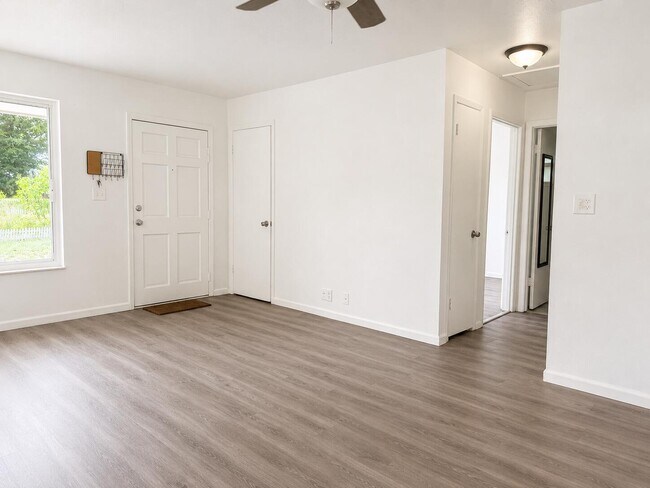 Photo - 8012 US-1