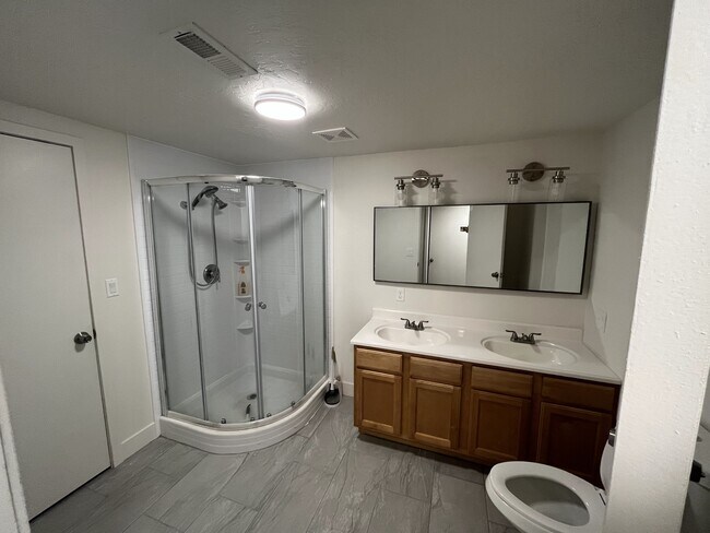 Photo - 678 W 300 N