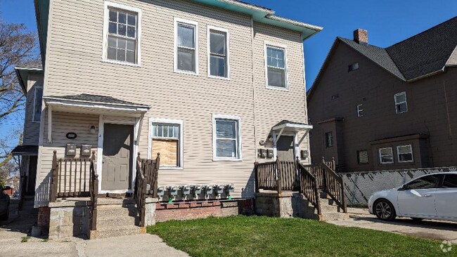 Building Photo - 721 S Hamilton St Unit #2 Rental