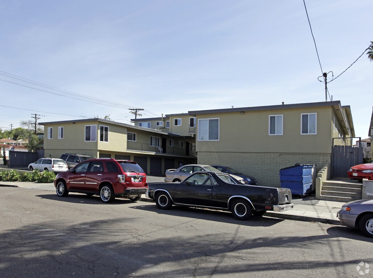 Talmadge Vista Apartments - Talmadge Vista Apartments