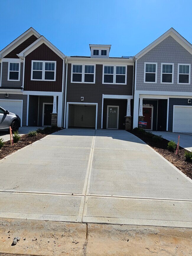 Photo - 1321 Maplesmith Wy