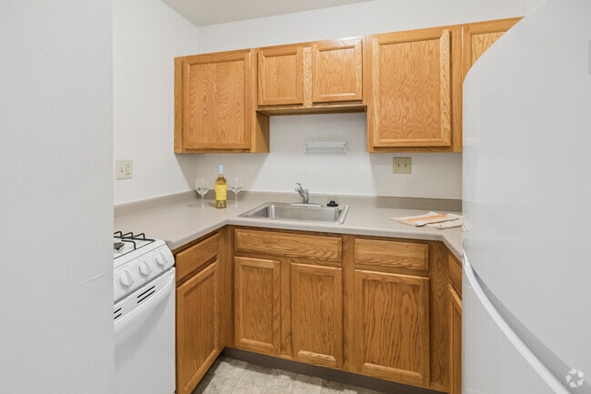 1BR, 1BA - 567SF - Kitchen