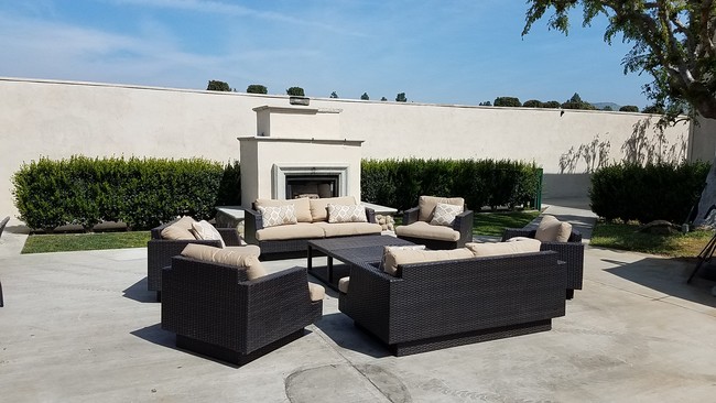 Americana Apartments