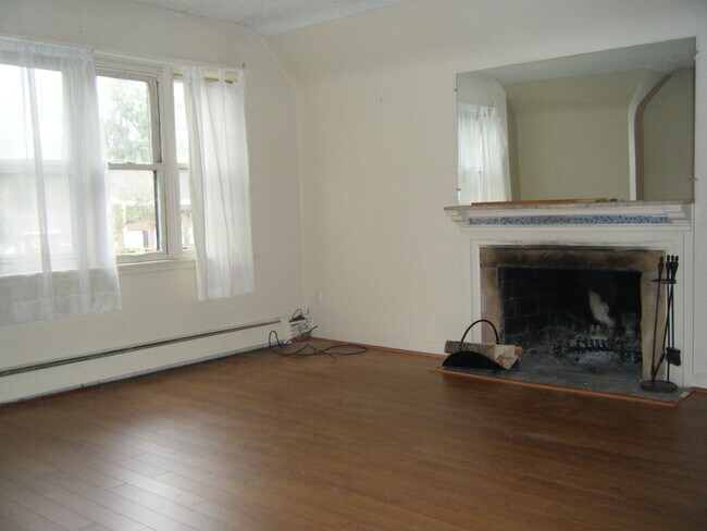 Photo - 1833 Kensington Ave Unit 1