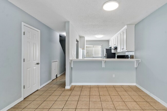 Photo - Adorable Beach Townhouse Close to Downtown