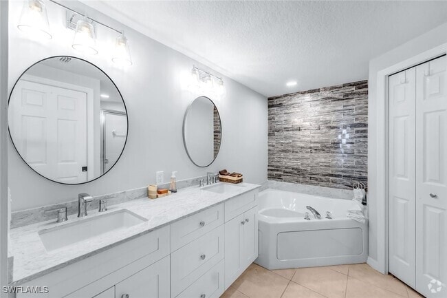 Building Photo - 8751 Estero Blvd Unit 1202 Rental