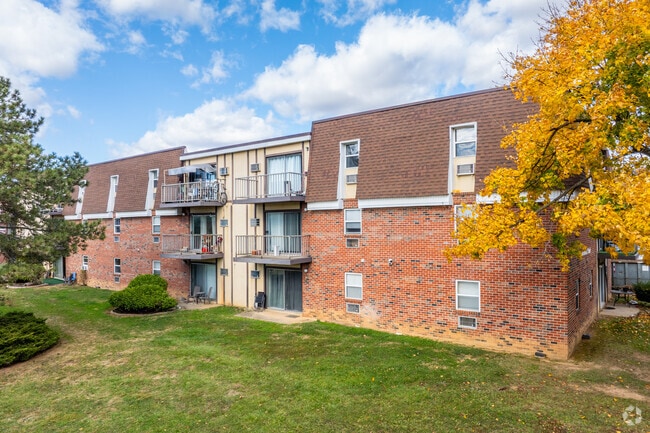 Building Photo - Fairmont Place