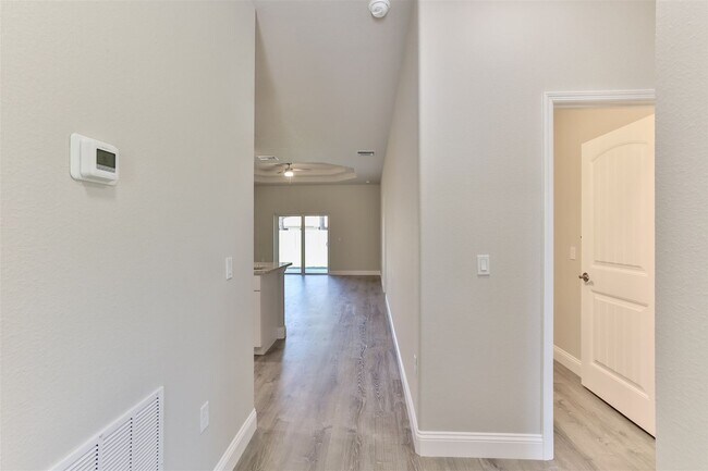 Photo - 44 Easterly Pl Unit B