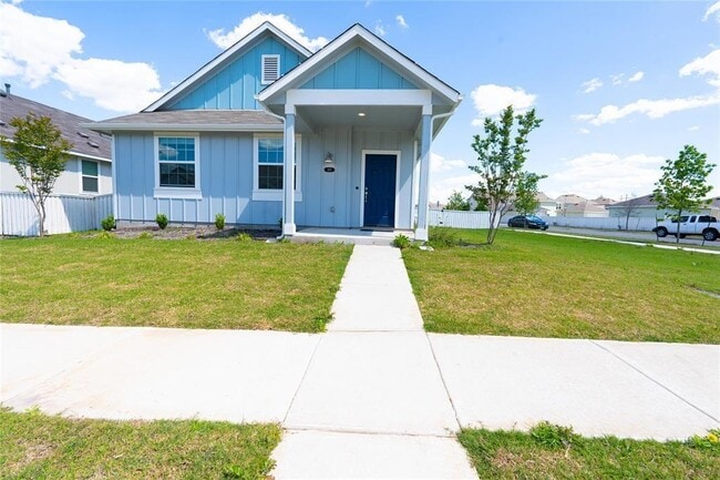 Photo - 300 Fabion St