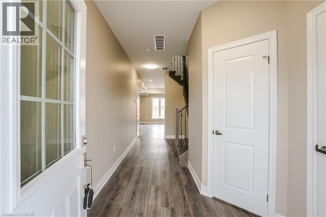 Photo - 177 Rykert St