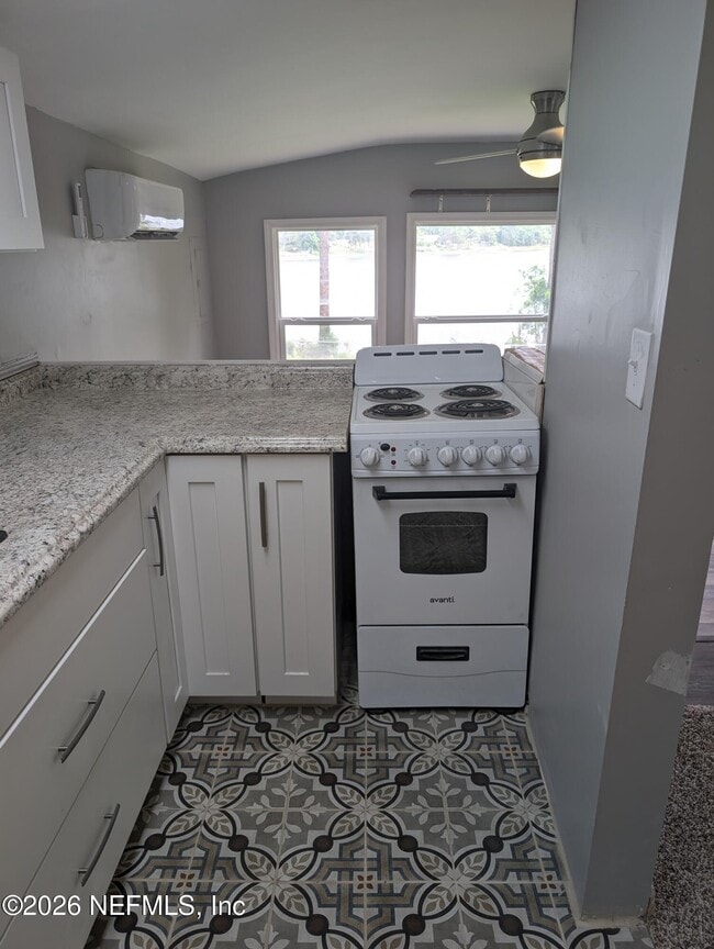 220 Mirror Lake Dr