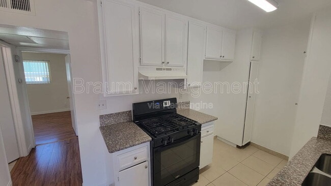 Photo - 14801 Delano St Unit 9