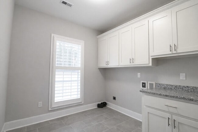 Photo - 122 Fargo Dr