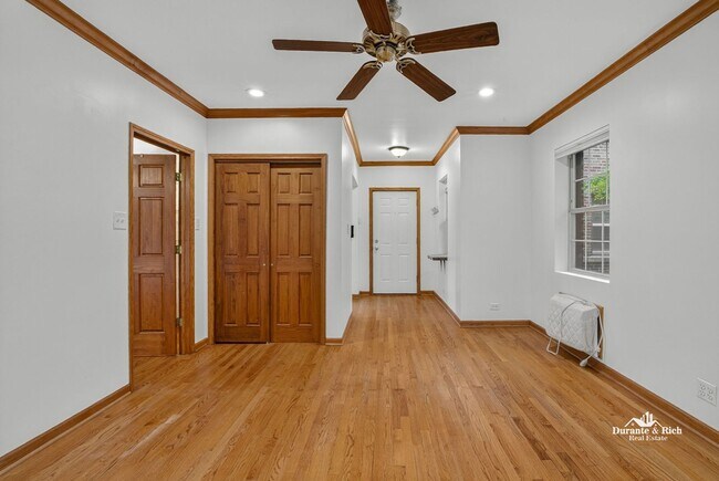 Photo - Fantastic Rogers Park 1 Bedroom Has it All