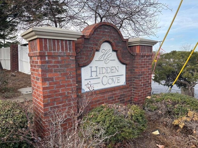 Photo - 3332 Hidden Cove Cir NW