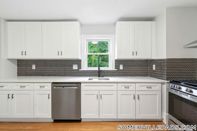 Photo - 112 Woodstock St Unit 2
