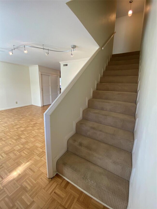 Photo - 6103 Bullard Dr