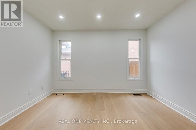 Photo - 655 Paragon Pl