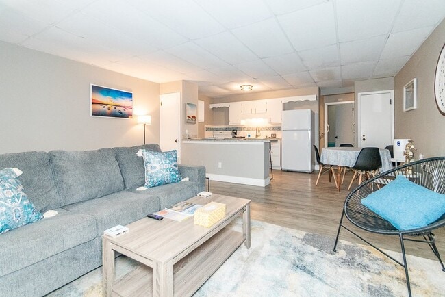 201 3rd St Unit 2
