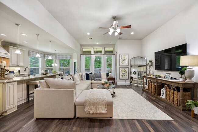 Photo - 19 Cohasset Pl