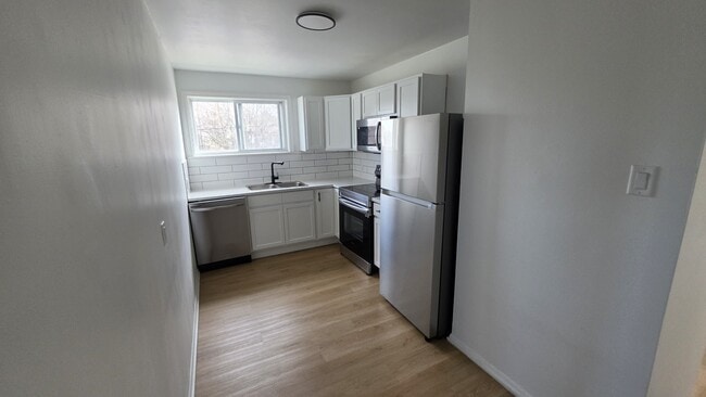 Building Photo - 9 Connaught Ave Unit 8