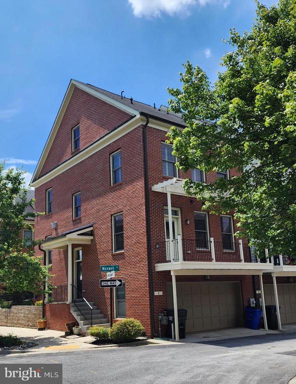 Photo - 2 Maxwell Square Townhome