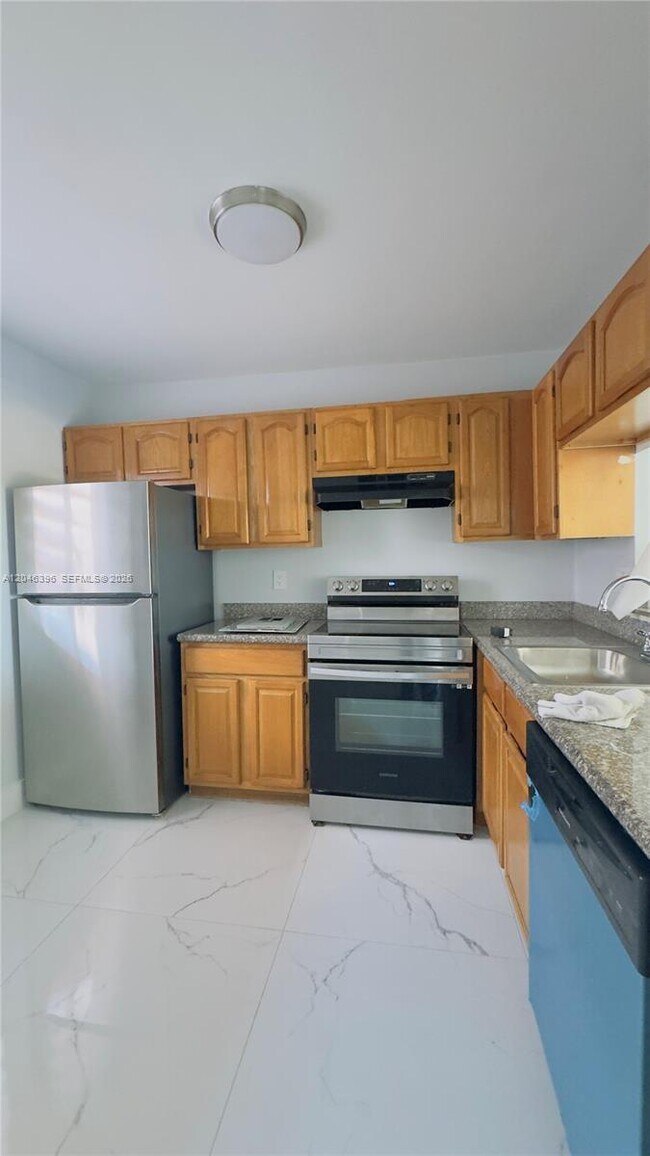 Photo - 19851 SW 114th Ave Unit 301