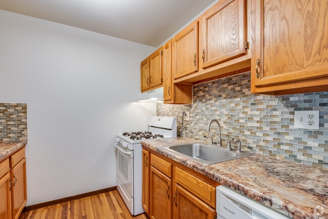 2BR, 1.5BA - 900SF - Kitchen