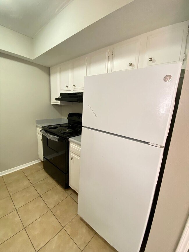 Photo - Spacious 1 BED 1 BATH Unit 3796