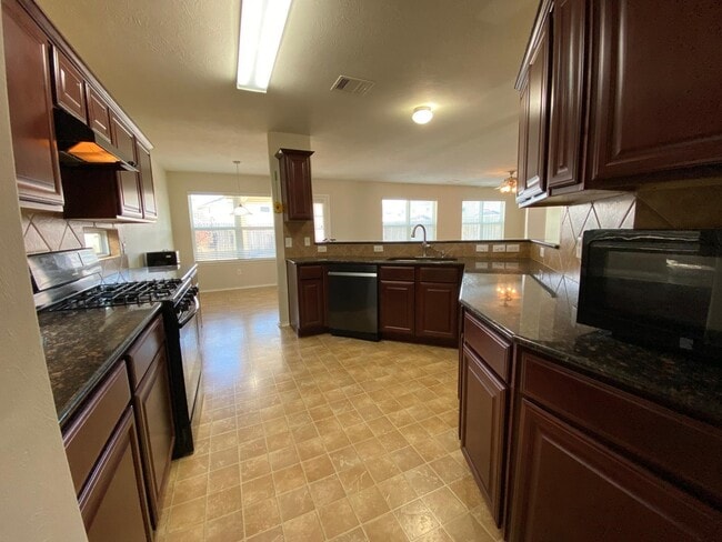 Photo - 1515 Daffodil Rd