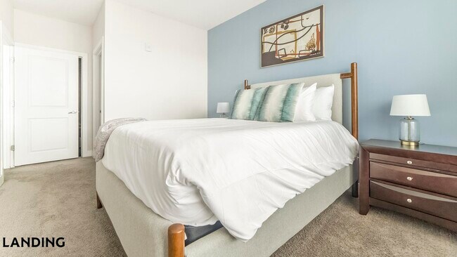 Photo - 1494 N High St Unidad 529