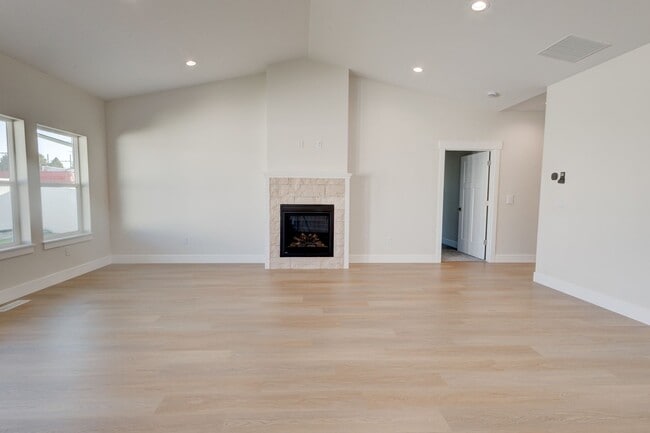 Photo - 228 Dakota Ave