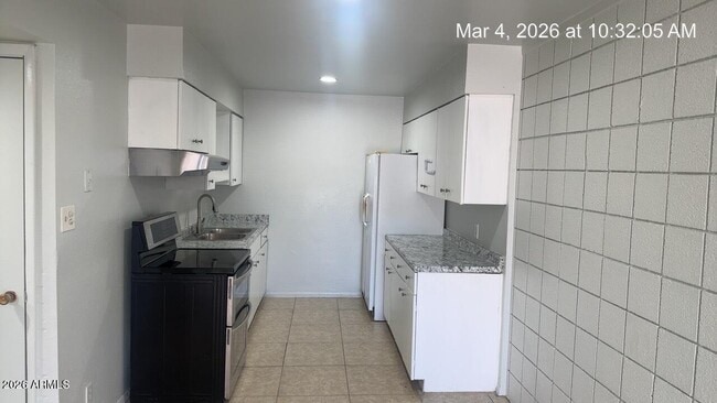 Photo - 2026 W Cactus Rd Unit A