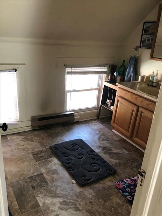 Photo - 3114 N Newhall St Unidad Upper